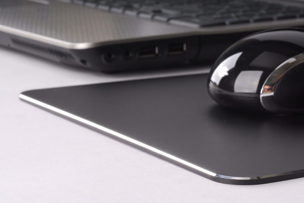 zalman amp 1000 premium aluminium mouse pad 02 1 Zalman Amp 1000 Premium Aluminium Mouse Pad 02