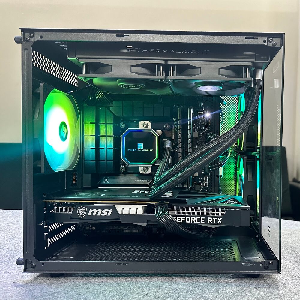 Infinity Cube H12 1 Infinity Cube - Micro-ATX Chassis