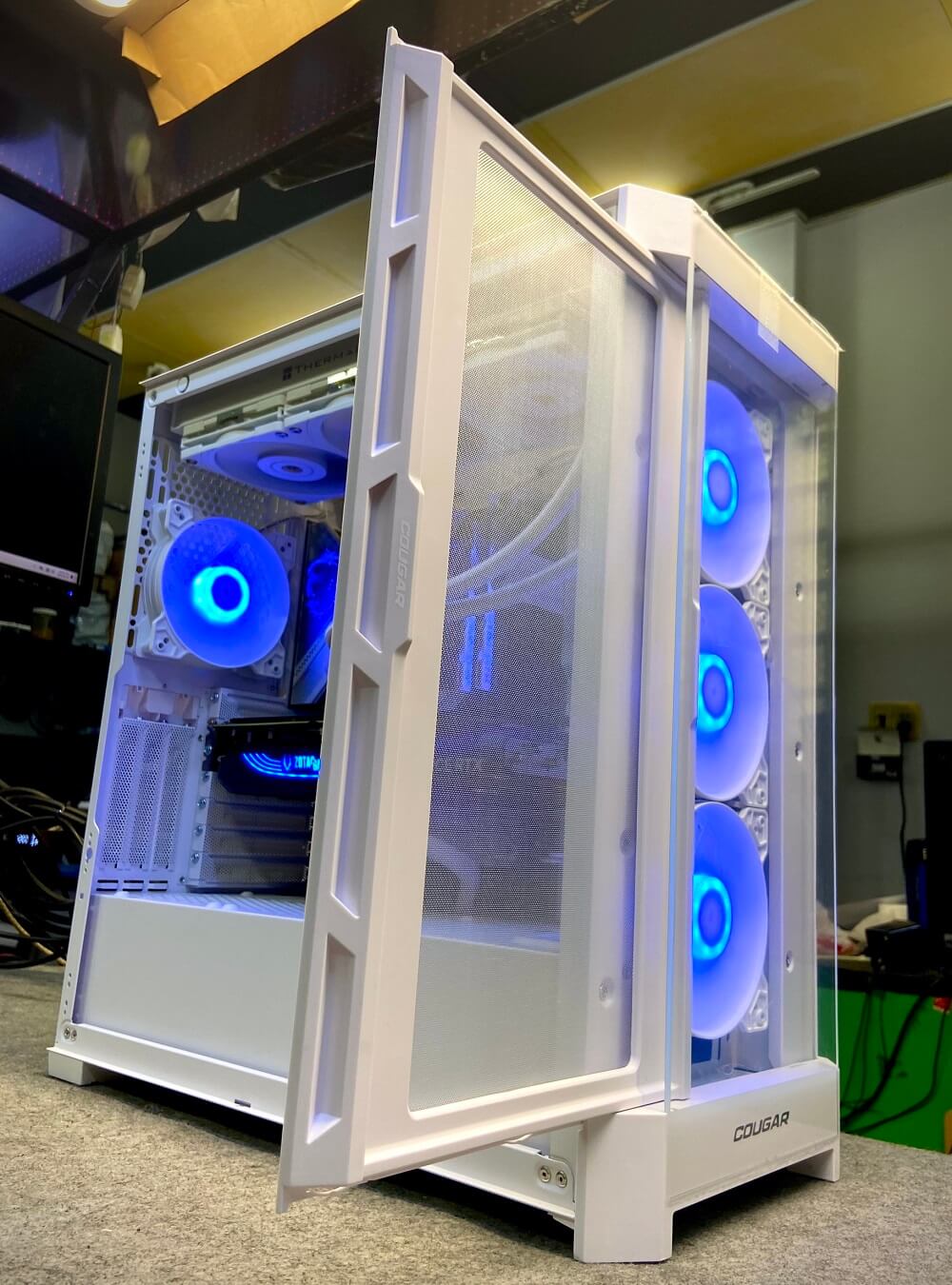 Cougar Duoface Pro RGB (White) - Mid-Tower Case